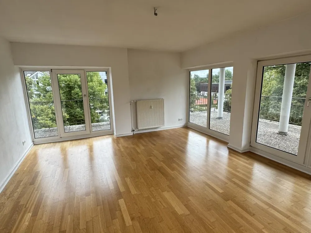 Lichtdurchflutete Wohnung mit umlaufender Dachterrasse zur Miete in Hamburg -Uhlenhorst - Wentzel Dr.