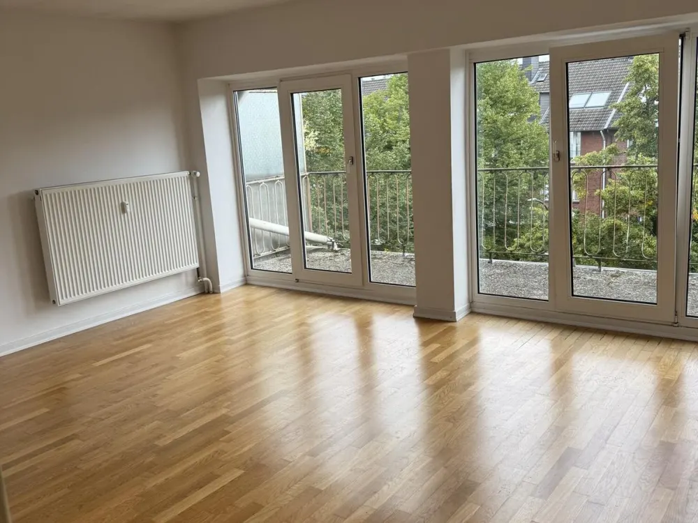Lichtdurchflutete Wohnung mit umlaufender Dachterrasse zur Miete in Hamburg -Uhlenhorst - Wentzel Dr.