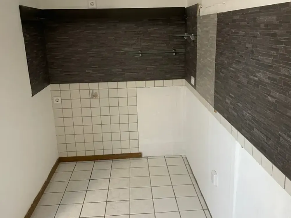2-Zimmer-Wohnung, 55 qm, ruhige Lage, sehr gute Anbindung