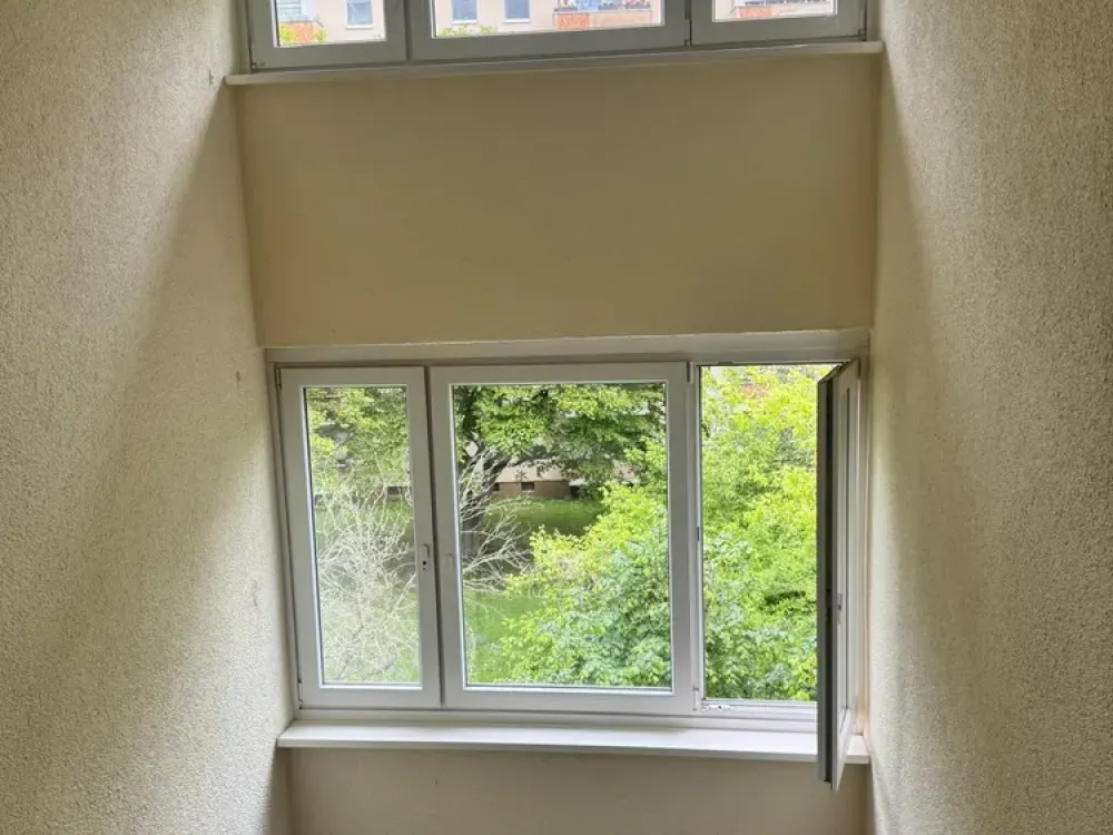 Stilvolle 2,5-Zimmer-Wohnung mit Balkon in ruhiger, attraktiver Lage zur befristeten Vermietung.