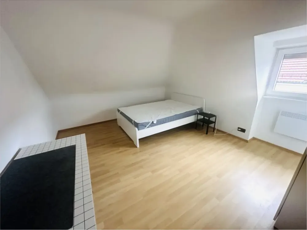 Möbliertes WG Zimmer in netter 3er WG