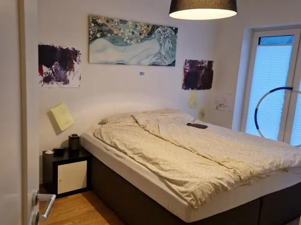 Hochwertige 4-Zimmer-Erdgeschosswohnung mit eigenem Garten und Einbauküche