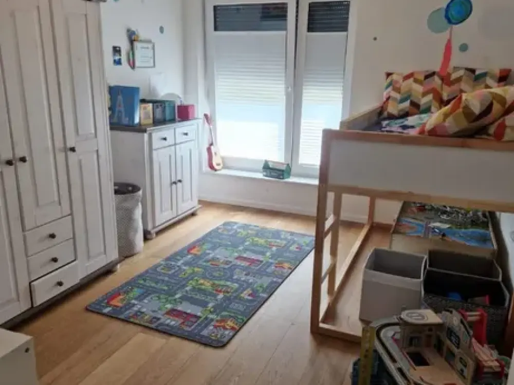 Hochwertige 4-Zimmer-Erdgeschosswohnung mit eigenem Garten und Einbauküche