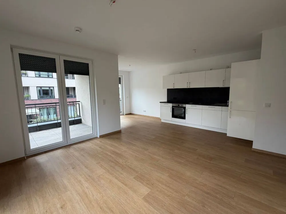 Fitted kitchen, quiet 3-room apartment