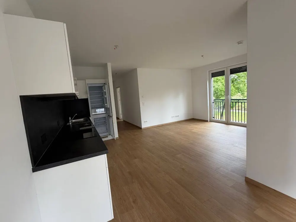 Fitted kitchen, quiet 3-room apartment