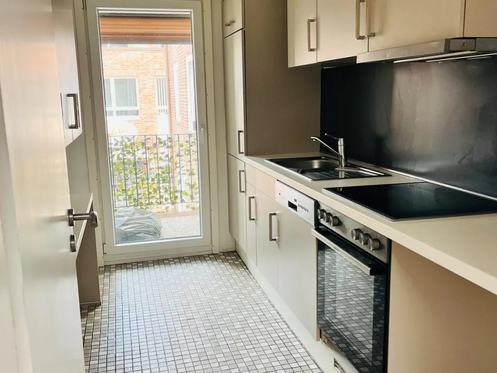 4 Zimmer Nähe Bahnhof * 2 Balkone * eigener Eingang