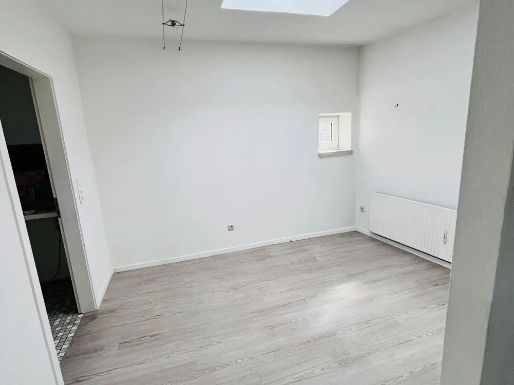 4 Zimmer Nähe Bahnhof * 2 Balkone * eigener Eingang