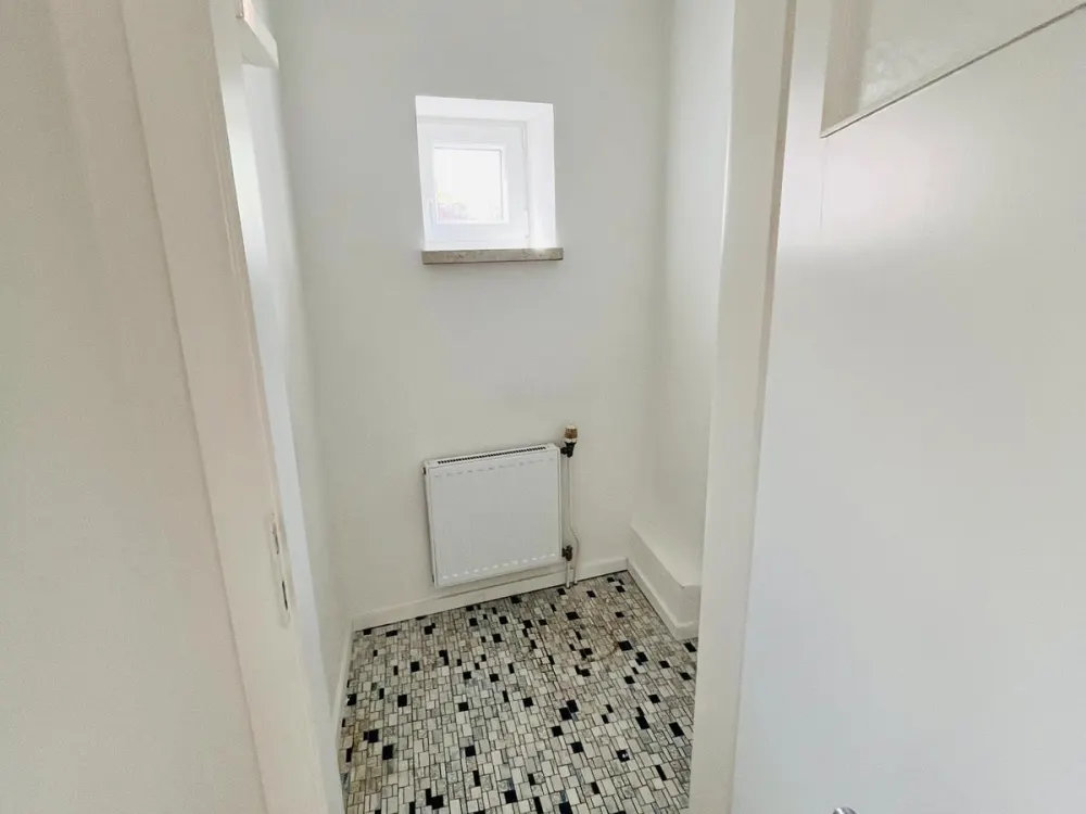 4 Zimmer Nähe Bahnhof * 2 Balkone * eigener Eingang
