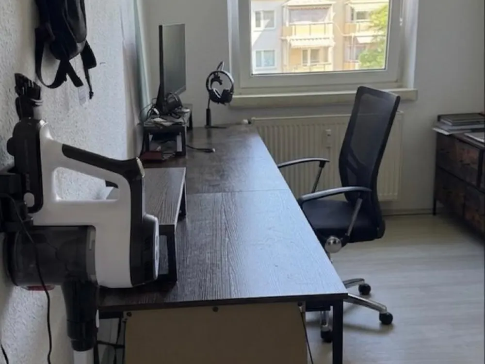 Voll möblierte 3-Zimmer-Wohnung mit großem Balkon zur Zwischenmie