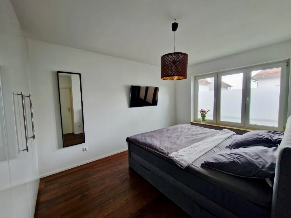 Hochwertige 2-Zimmer-Wohnung mit Balkon, Klima & TG-Stellplatz