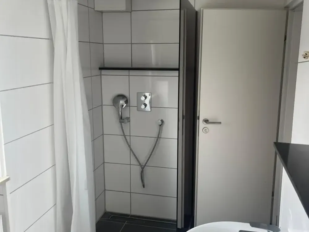 Tasteful 4-Room Apartment with High-Quality Interior, Balcony and Fitted Kitchen in Mörfelden-Walldorf