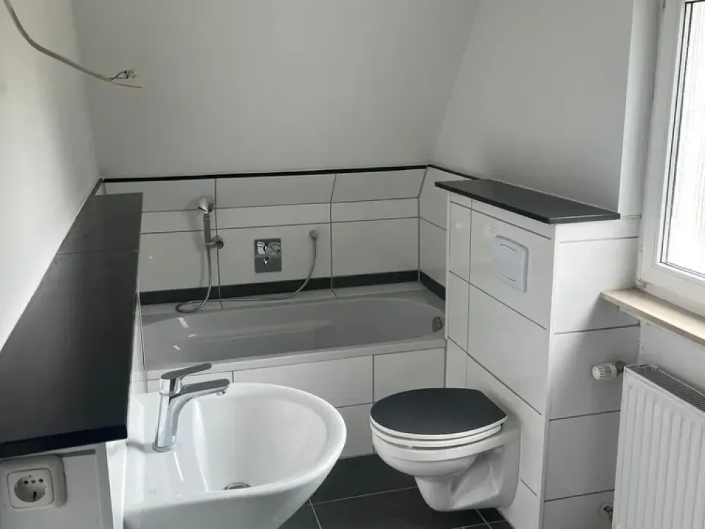 Tasteful 4-Room Apartment with High-Quality Interior, Balcony and Fitted Kitchen in Mörfelden-Walldorf