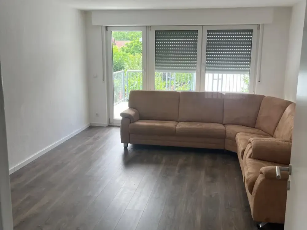 Tasteful 4-Room Apartment with High-Quality Interior, Balcony and Fitted Kitchen in Mörfelden-Walldorf