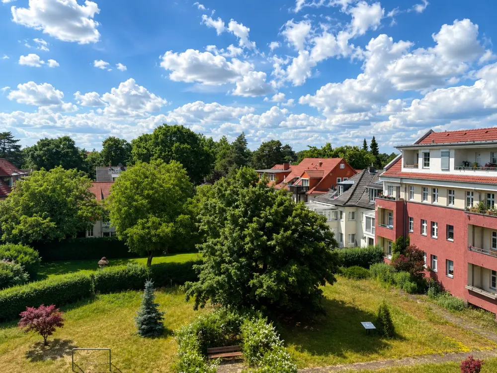 Helle 3-Zimmer-Dachgeschosswohnung mit Weitblick ins Grüne