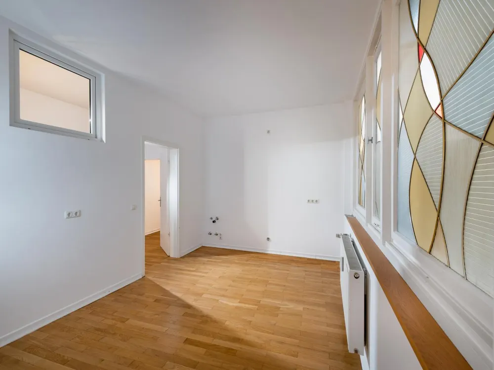 Direkt vom Eigentümer: stilvoller, heller Altbau mit Charme und Wohlfühlcharakter