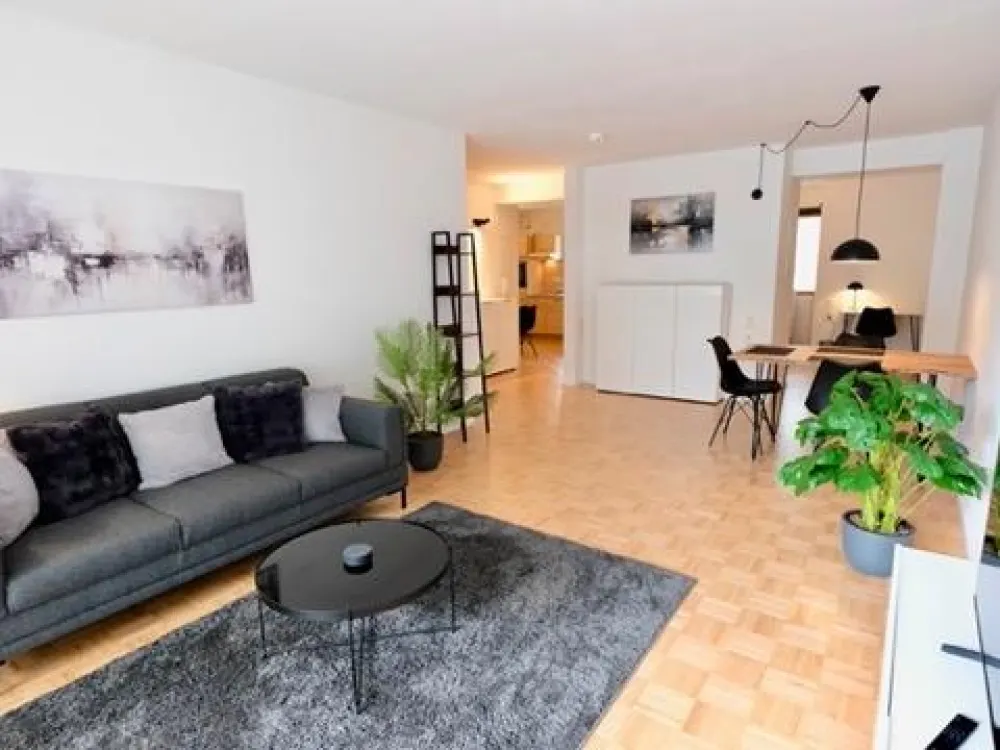 Wunderschöne 2-Zi-Wohnung mit Balkon * Top möbliert * S-Süd *