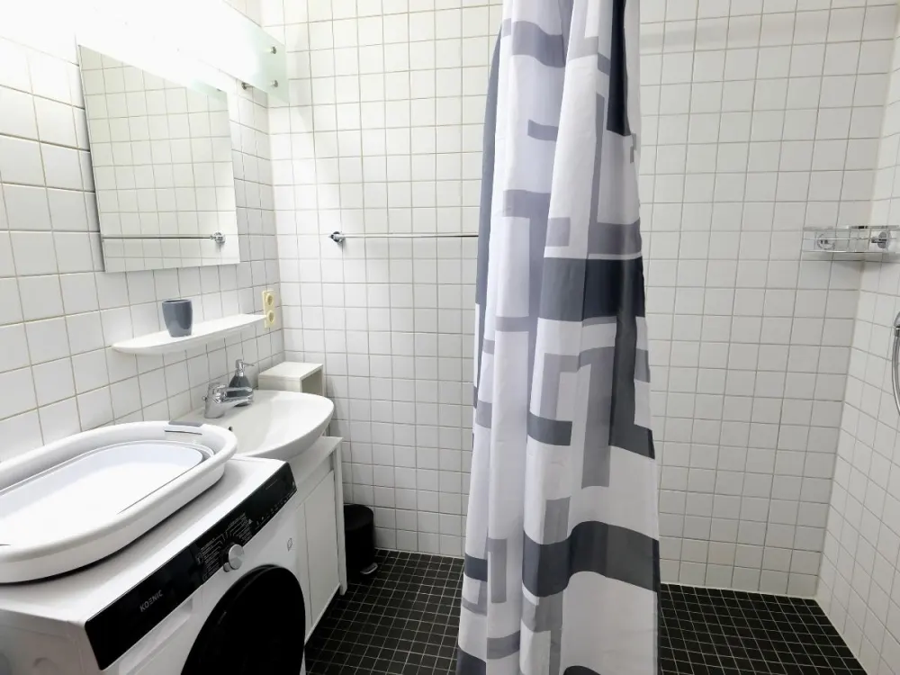 Wunderschöne 2-Zi-Wohnung mit Balkon * Top möbliert * S-Süd *