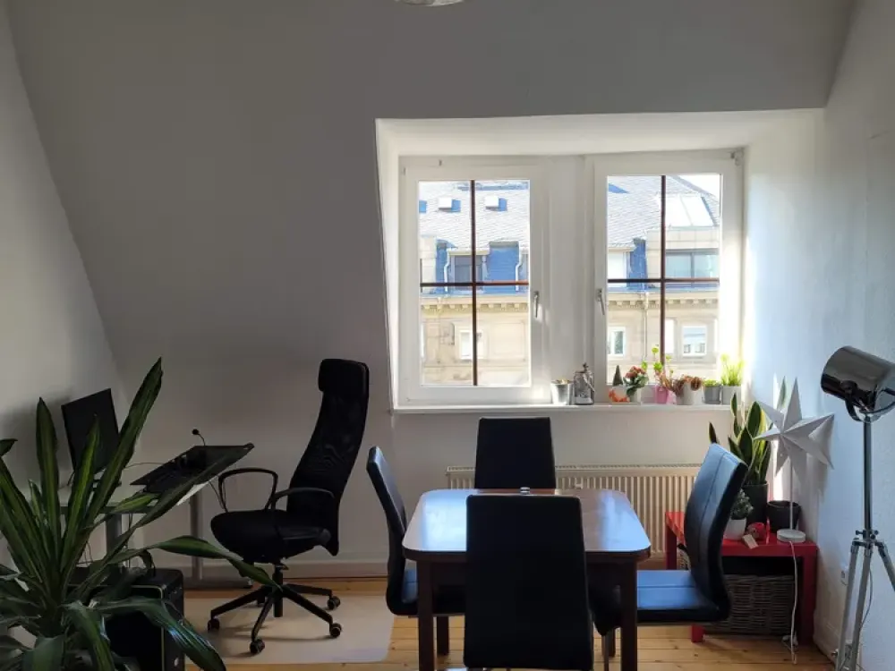 Schöne Altbauwohnung mit 2 Zimmern in der Karlsruher Oststadt