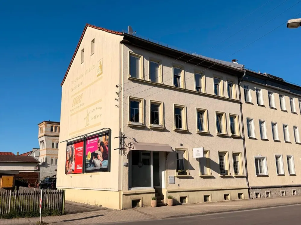 2-Zimmer-Wohnung Holzhausen Balkon Fußbodenheizung Einbauküche