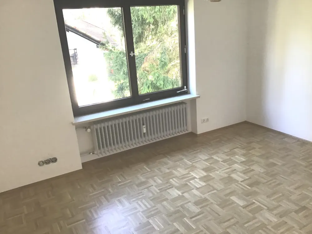 Sonnige 3-Zimmer-Wohnung mit großzügigem Süd-/West-Balkon in Gröbenzell