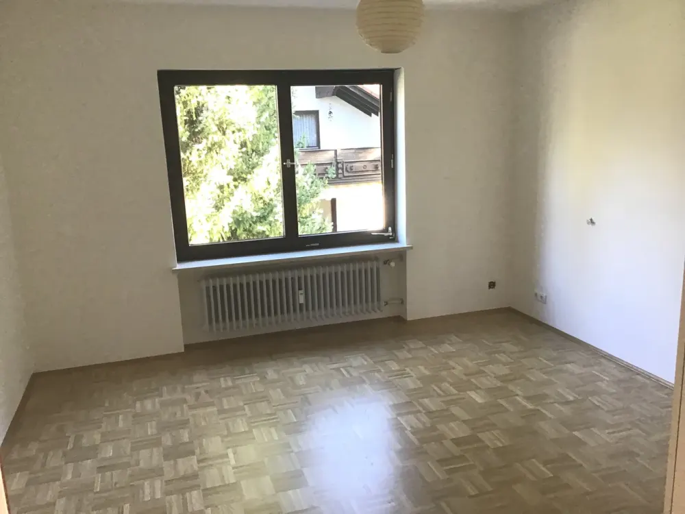 Sonnige 3-Zimmer-Wohnung mit großzügigem Süd-/West-Balkon in Gröbenzell
