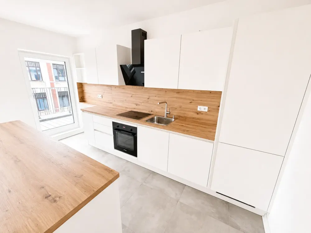 88m² PENTHOUSE im Erstbezug // Ecke Parkallee mit EBK, Parkett & Terrasse