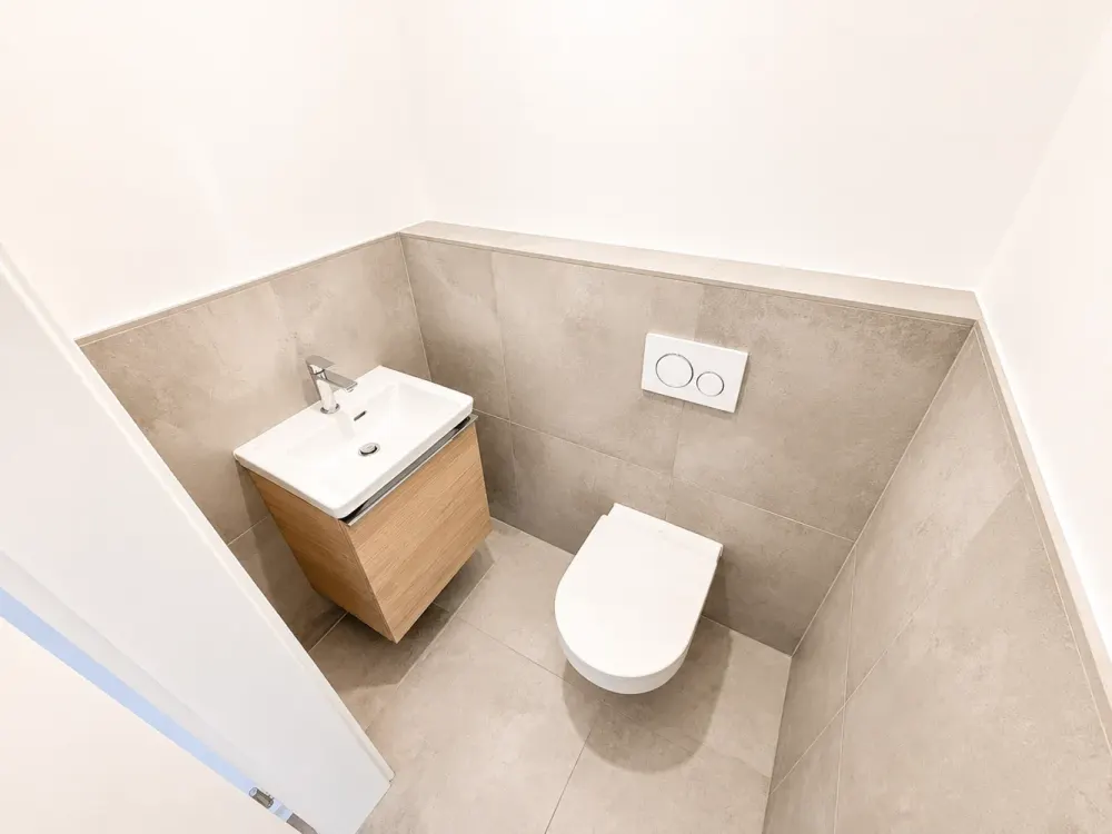 88m² PENTHOUSE im Erstbezug // Ecke Parkallee mit EBK, Parkett & Terrasse