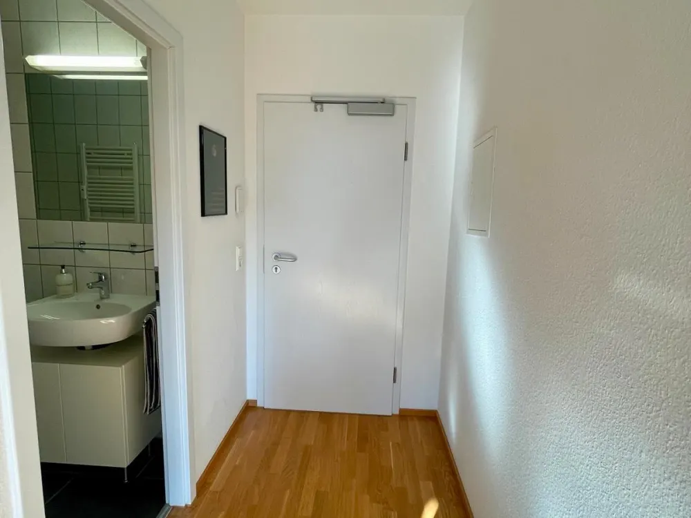 Möblierte 2 ZKB und Südbalkon längerfristig zu vermieten