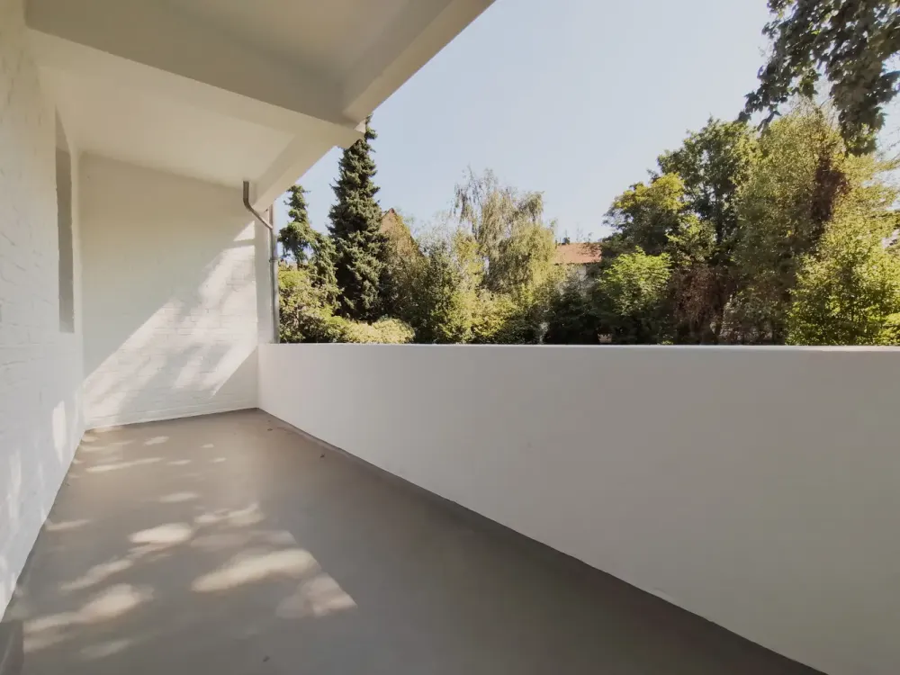 Bright 2-Room Apartment with Large Eat-In Kitchen and Balcony in Düsseldorf-Unterrath
