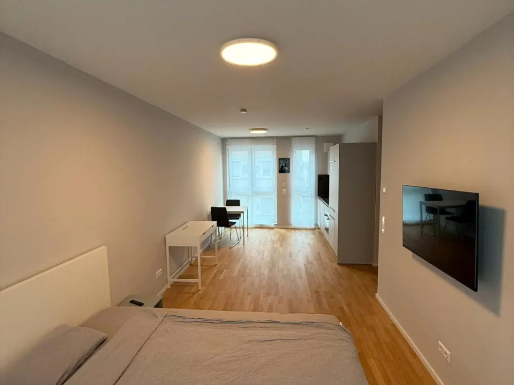 Neuwertige möblierte Wohnung mit TG & Wallbox in Zuffenhausen