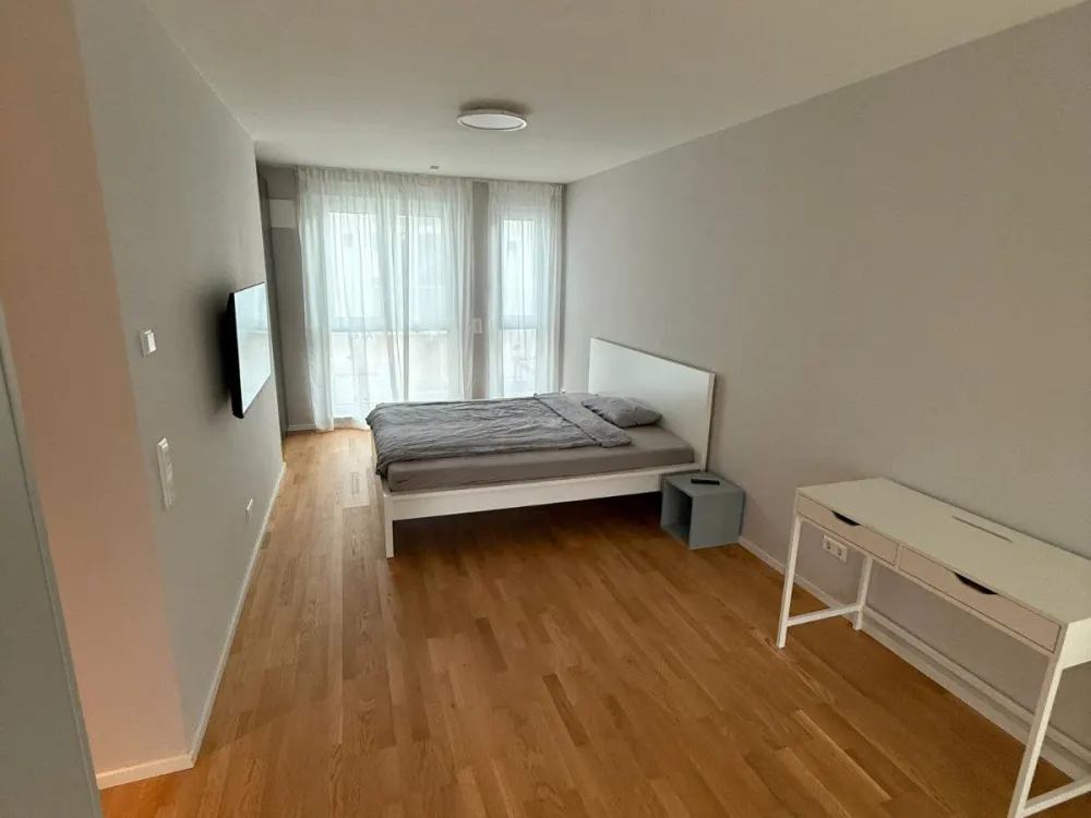 Neuwertige möblierte Wohnung mit TG & Wallbox in Zuffenhausen