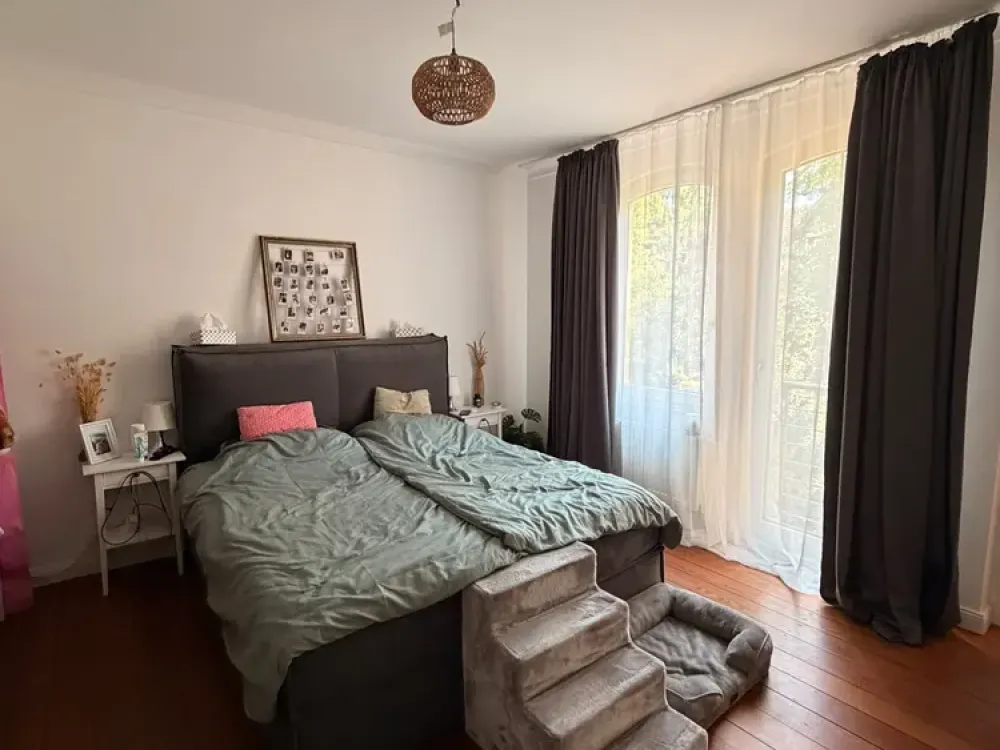 Renovated 3-Room Old Building Apartment to Feel Good