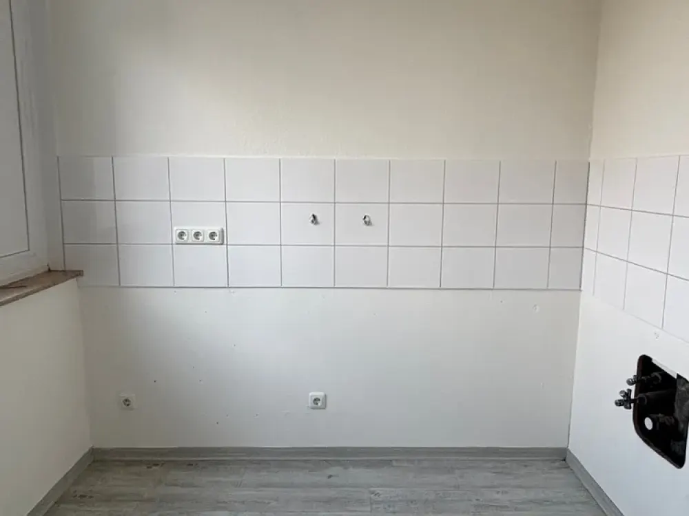 Schöne & helle 2,5 Zimmer Wohnung mit Gäste-WC - renoviert & einzugsbereit