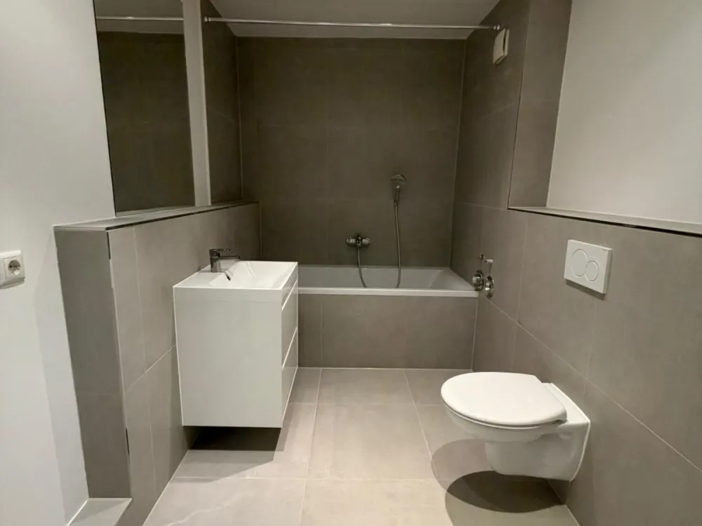 ERSTBEZUG NACH SANIERUNG, Stilvolle 2-Zimmer-Wohnung am Nordring
