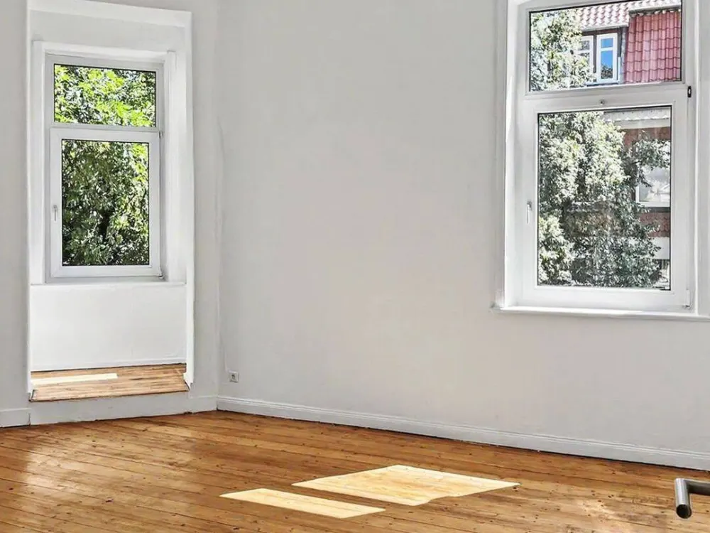 Großzügige 5-Zimmer-Altbauwohnung mit Balkon und viel Platz