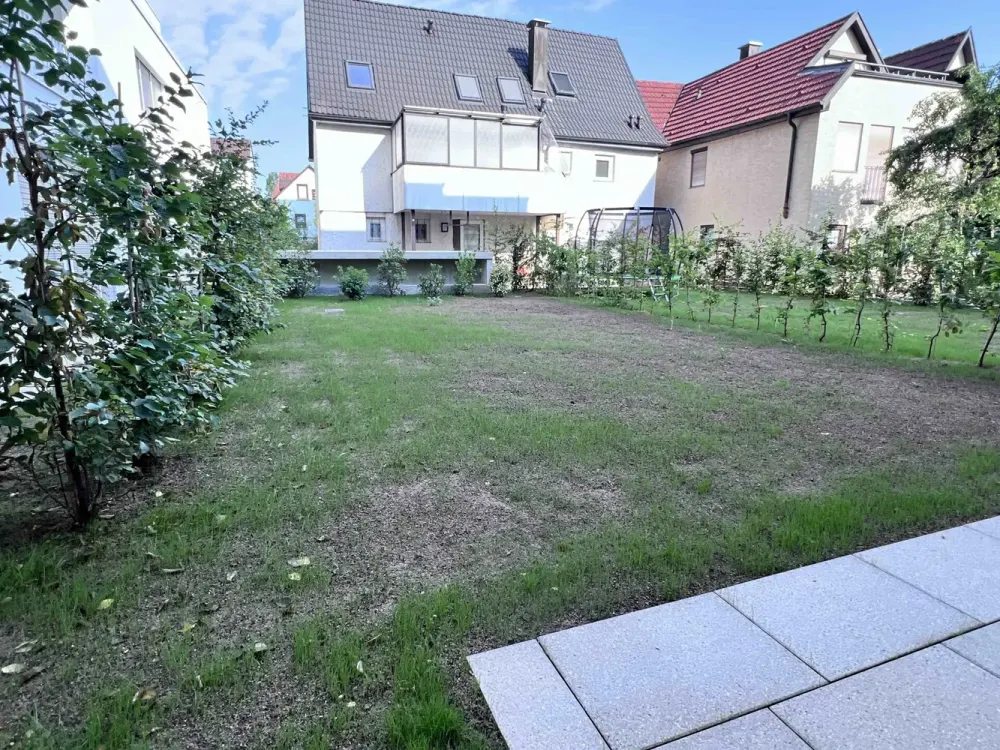73779 Deizisau: Erstbezug. Hochwertige 2,5-Zi-Wohnung mit Terrasse und Garten. Einbauküche. TG-Stpl.