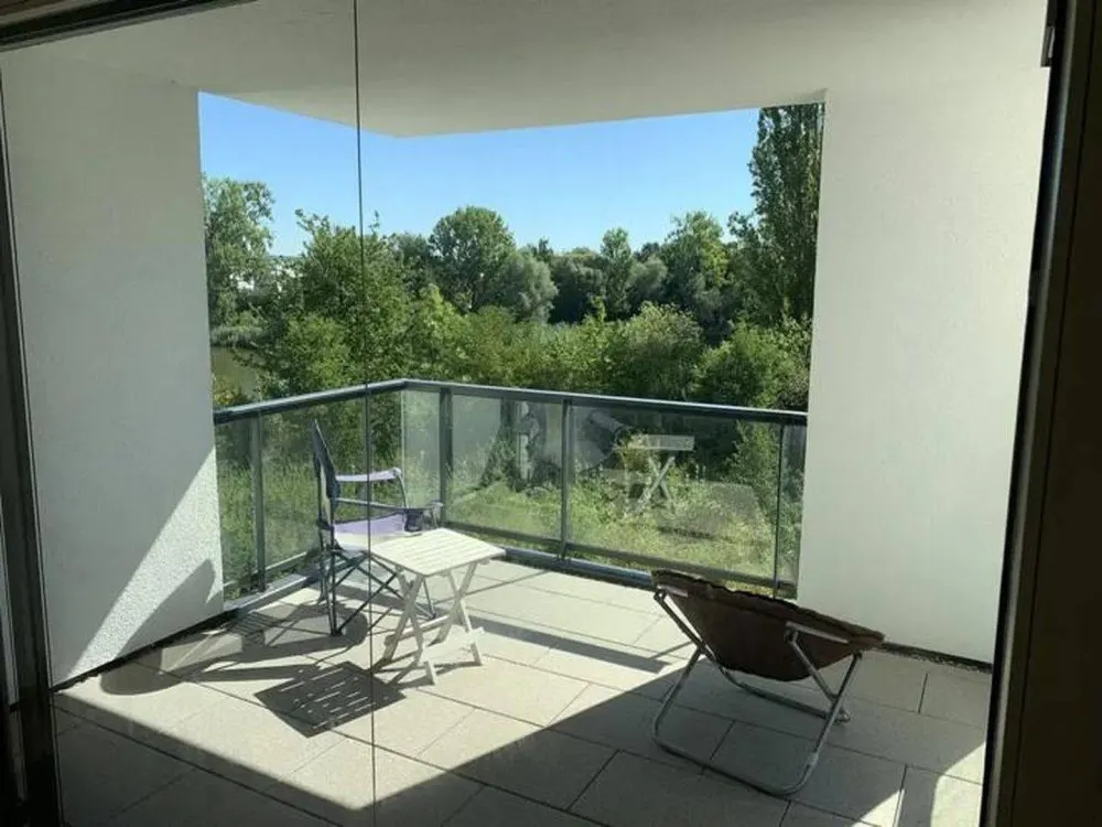 Probstsee Lakeside Luxury: 3.5-Room, Fitted Kitchen, Walk-in Closet, Garage | 7 min Patch Barracks