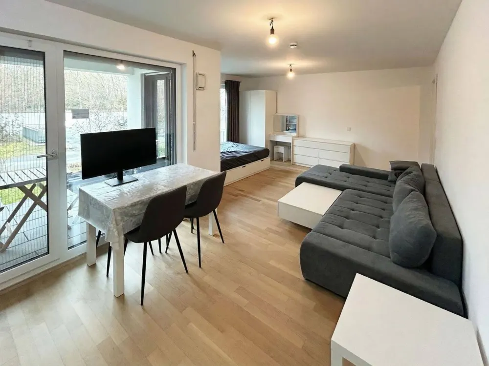 Attractive Apartment Near S-Bahn on the Ground Floor