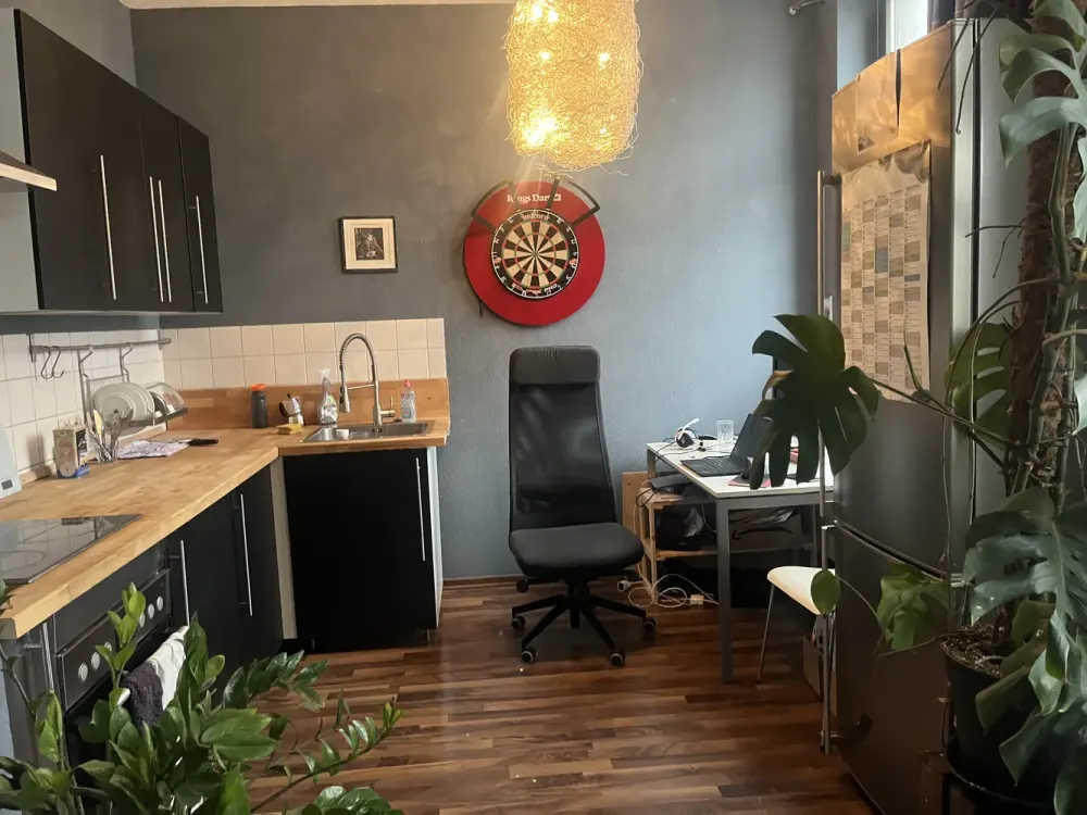Wohnung mit Südbalkon und Möbliert. In perfekt zentraler Lage