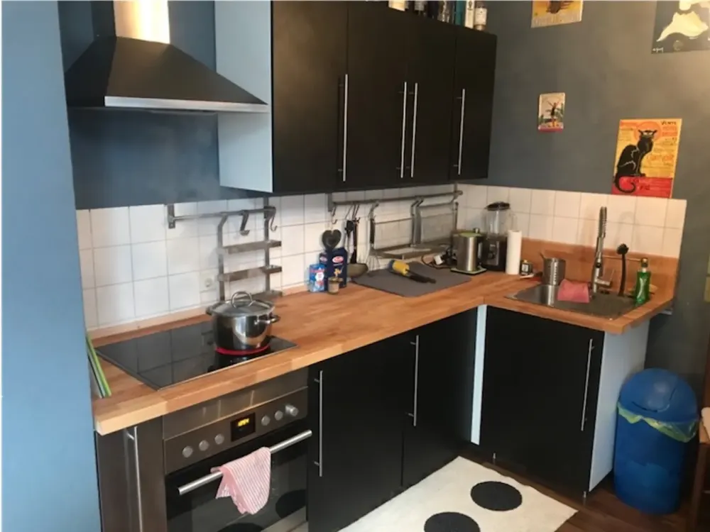 Wohnung mit Südbalkon und Möbliert. In perfekt zentraler Lage