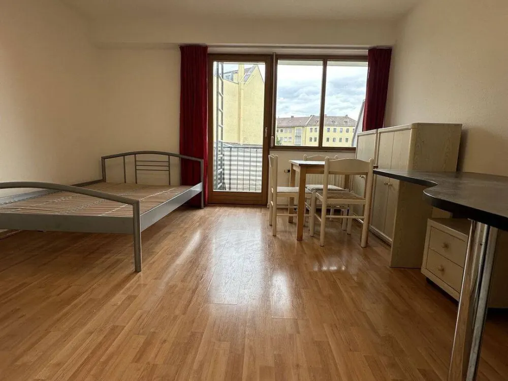 Möblierte 1-Zimmer-Wohnung mit Balkon und Aufzug in Nürnberg - Zentral