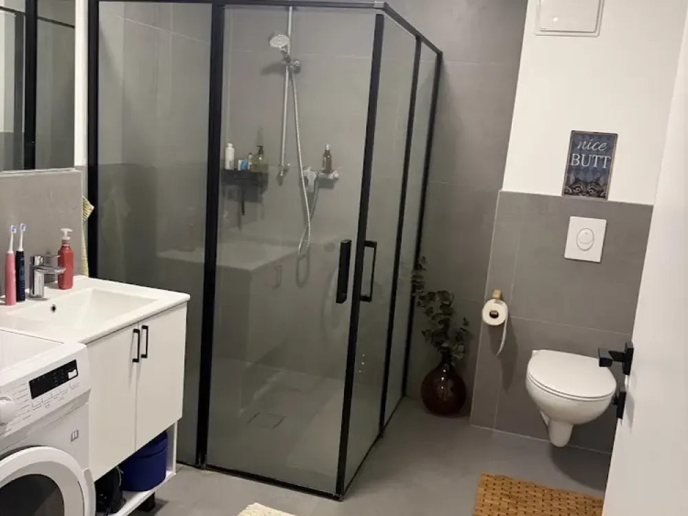 Sehr schöne eingerichtete 2 Zimmer-Wohnung