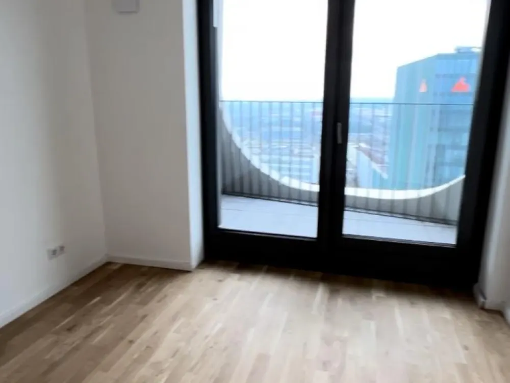 Helle 3 Zimmer-Wohnung mit Alpenblick und moderner Einbauküche ab