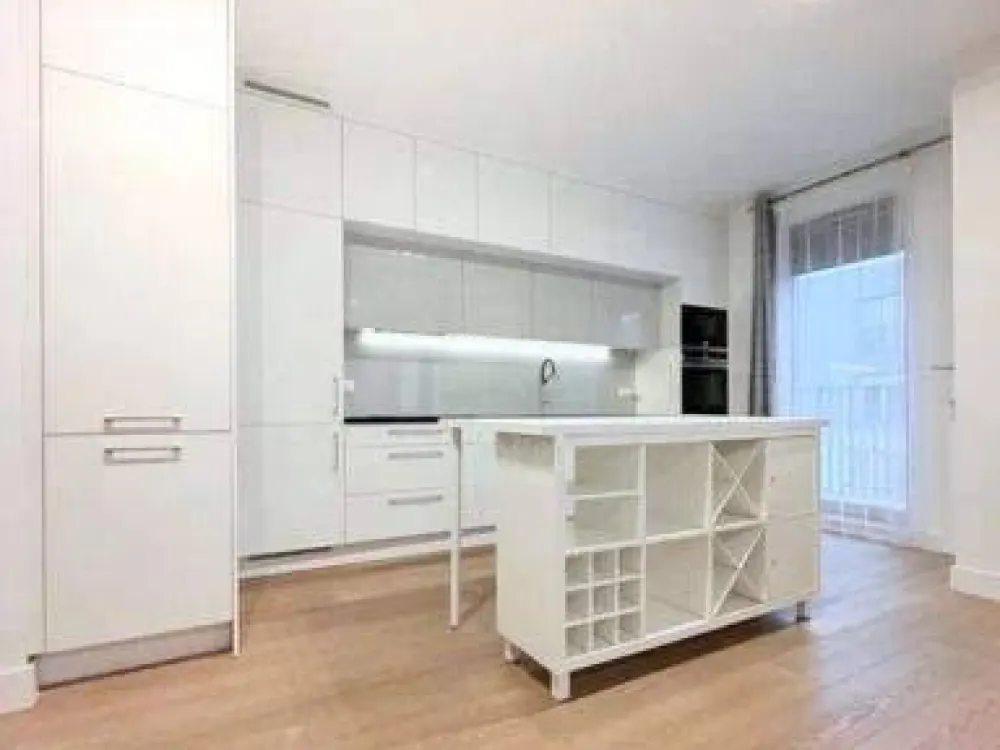 2-Zimmer-Wohnung mit EBK zu vermieten