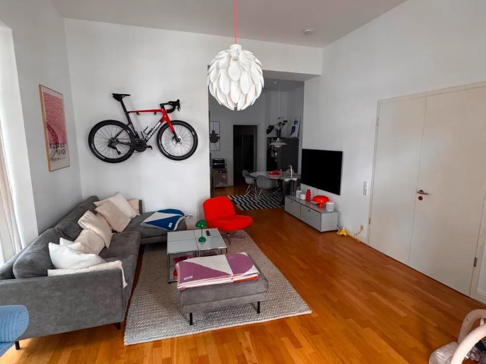 Helle 2,5-Zimmer-Wohnung mit großem Balkon in Pempelfort