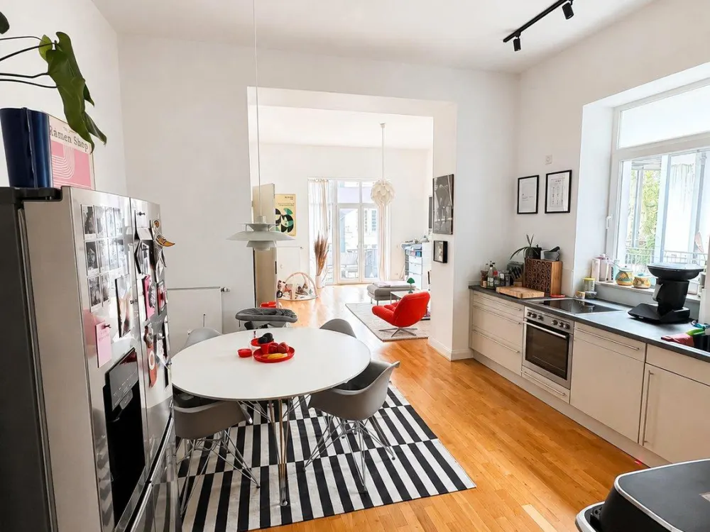 Helle 2,5-Zimmer-Wohnung mit großem Balkon in Pempelfort