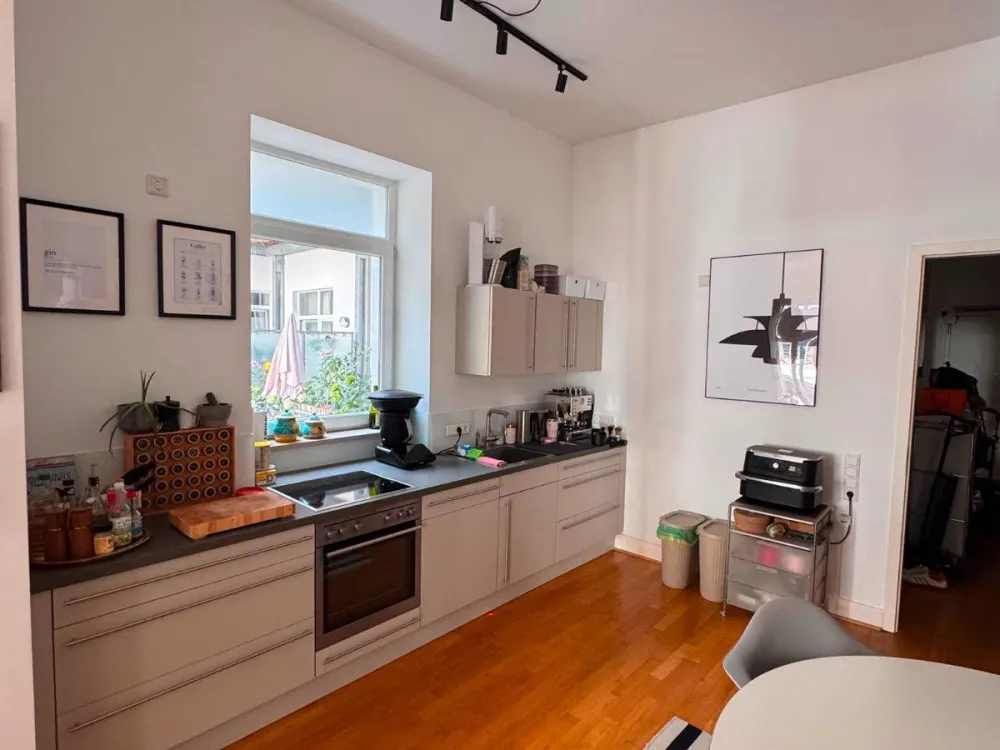 Helle 2,5-Zimmer-Wohnung mit großem Balkon in Pempelfort