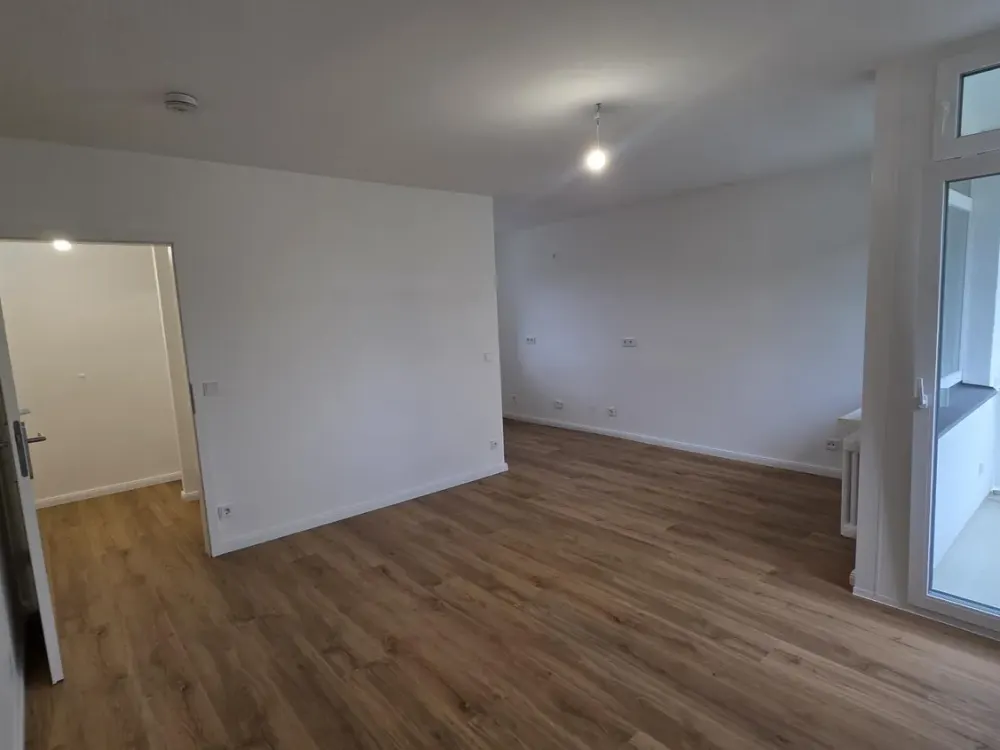 Sanierte Wohnung im Westend mit Einbauküche und Balkon sucht neuen Mieter!