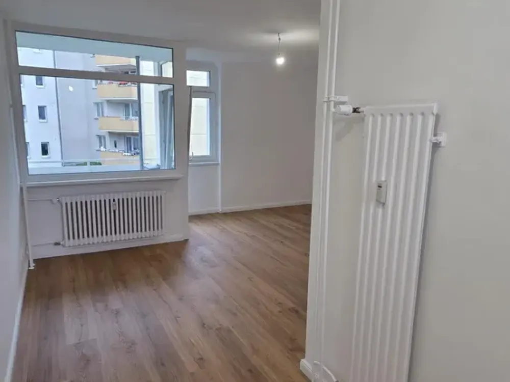 Sanierte Wohnung im Westend mit Einbauküche und Balkon sucht neuen Mieter!