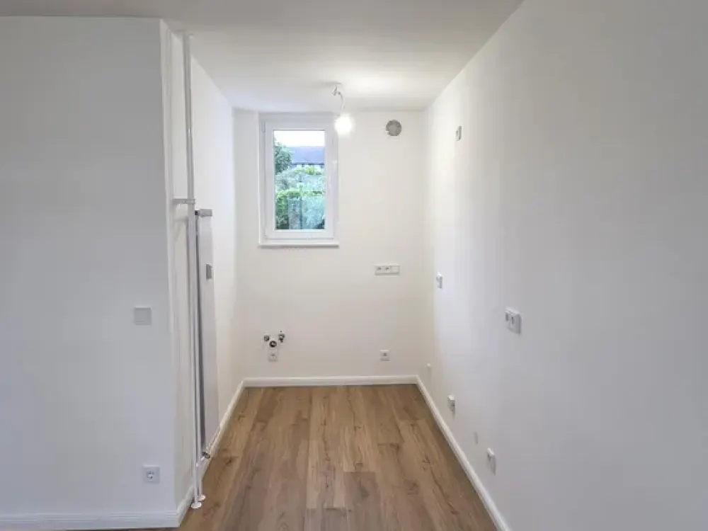 Sanierte Wohnung im Westend mit Einbauküche und Balkon sucht neuen Mieter!